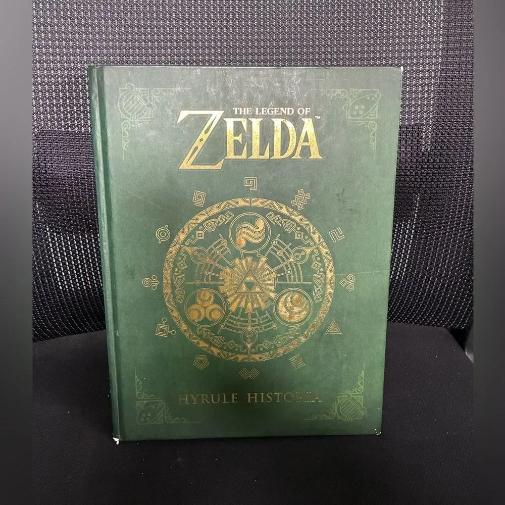 The Legend of Zelda: Hyrule Historia - Green Hardcover Book